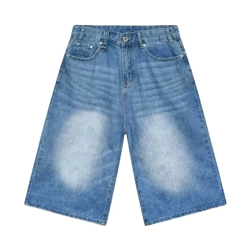 Stylish mid-rise men's jean shorts