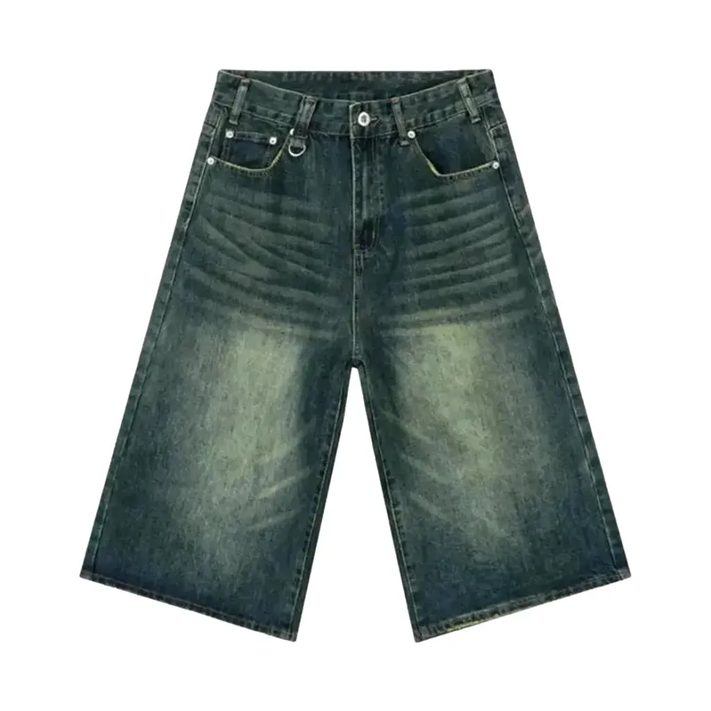 Stylish mid-rise men's jean shorts